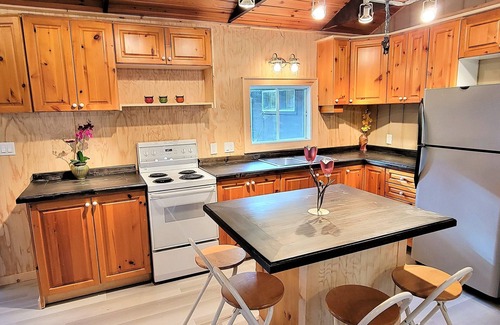 Bracebridge Cottage | Bluejays - Waterfront cottage on Muskoka River
