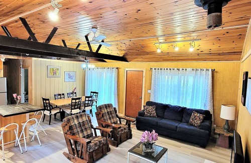 Bracebridge Cottage | Bluejays - Waterfront cottage on Muskoka River
