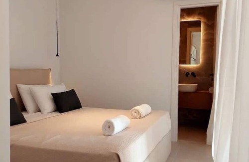 Piraeus Apartment | BlueMotion - MediBlueSuite