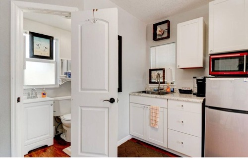 Walkers Holly Hill Apartment | BlueRiverBreeze Suite! 3-6 min drive to Daytona Beach, Pictona pickleball courts