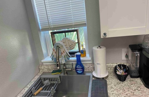 Walkers Holly Hill Apartment | BlueRiverBreeze Suite! 3-6 min drive to Daytona Beach, Pictona pickleball courts