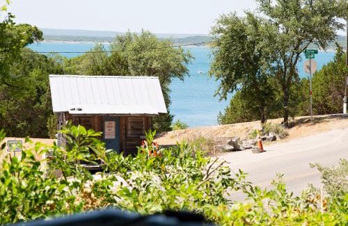Canyon Lake House | Blues Escape 4000 sqft. A few steps to Canyon Lake