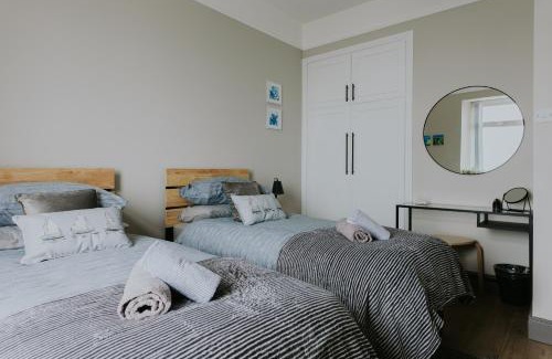 Newcastle Apartment | BlueSeaView Apartment with fabulous sea views
