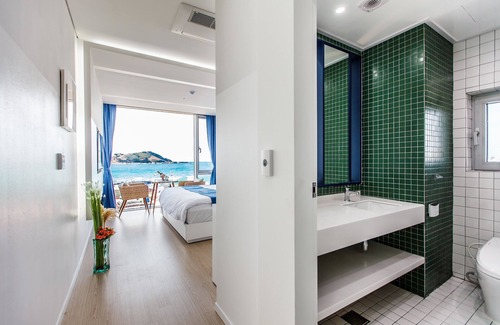 Hallim Hotel | Bluespring Boutique Hotel
