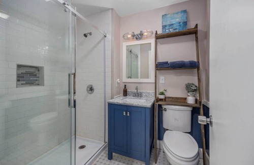 Saugatuck House | Bluestar Cottage - 2BR with Hot Tub
