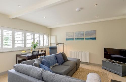 Louth House | Bluestone Cottage