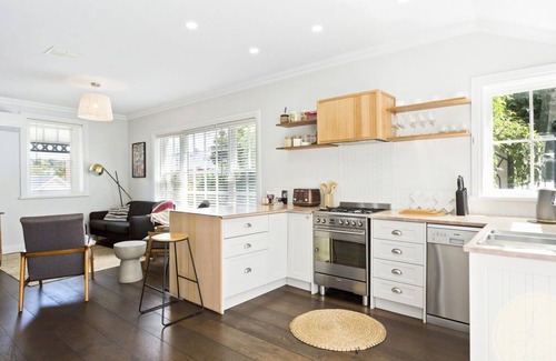 Launceston CBD Cottage | Bluestone Cottage Launceston ITAS