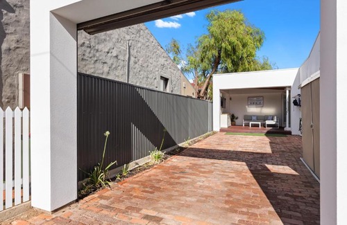 North Adelaide House | Bluestone Symmetrical Cottage with Outdoor Area