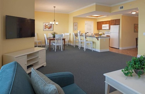 Palmetto Dunes Resort | Bluewater Resort 2 bedroom 2 baths kitchen 3 pools- free golf 4 foursome per day