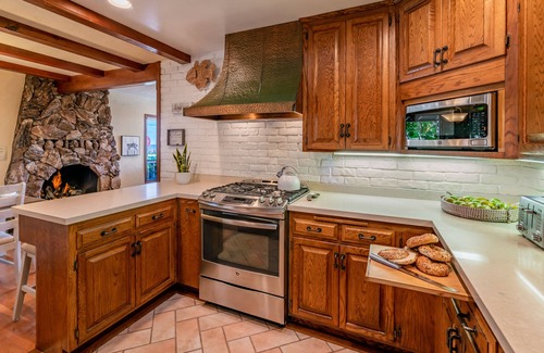East Mesa House | Bluewater Retreat - Ocean Views from the heart of Santa Barbara