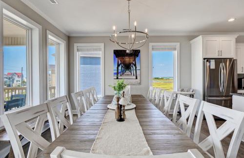 Sneads Ferry House | Bluewater Villa by Sea Scape Properties