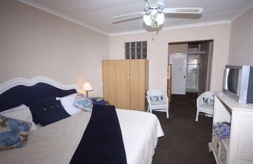 Bluewater Bay House | Bluewater Guesthouse