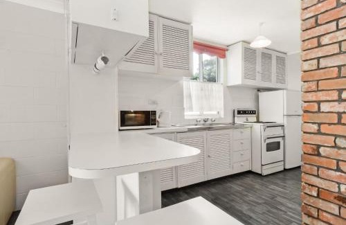 Boomerang Beach House | Blueys Beach Villa Manyana 11