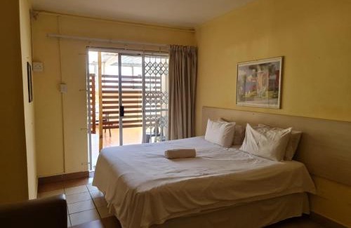 Bluff Apartment | Bluff Accommodation Aybriden Self-Catering