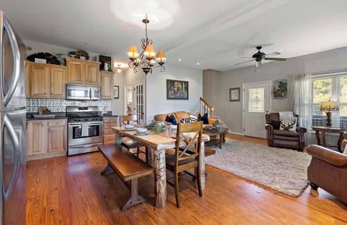 Buck Mountain Cabin | Bluff Mtn Retreat - Mountain Magic: October in the Carolinas