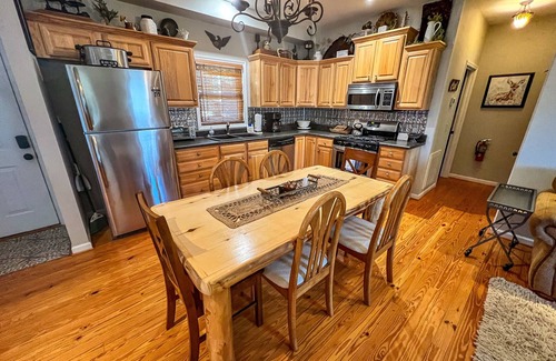 Buck Mountain Cabin | Bluff Mtn Retreat - Mountain Magic: October in the Carolinas