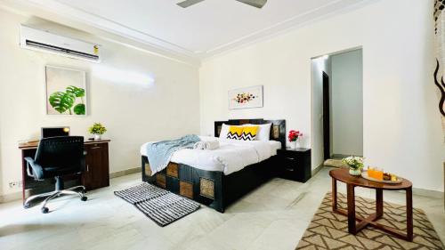 Defence Colony Apartment | BluO Studio - Defence Colony - BathTub, Kitchen