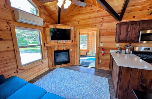 Twin Mountain House | BMV8 Tiny Home Topline