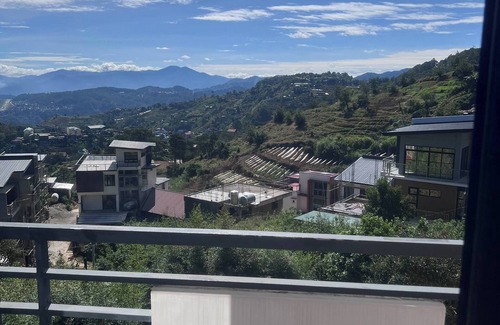 Baguio House | BN 5BR House with Mountain View