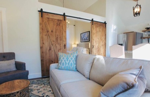Green Hills Apartment | BNA BTL - Sleeps 4 - Free Parking