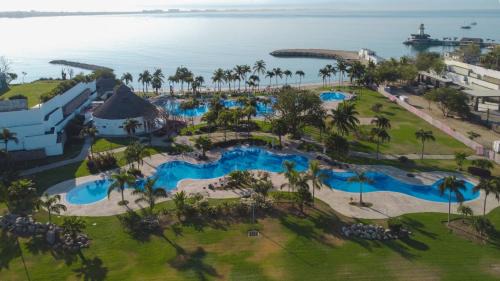 La Cruz de Huanacaxtle Villa | BNayar Family Villas with Beach Club