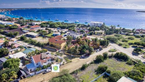 Playa Bed & Breakfast | BnBBonaire near the ocean