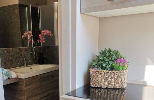 Gallarate Apartment | Bnbook Studio with 3 single beds Villa Mirabilia