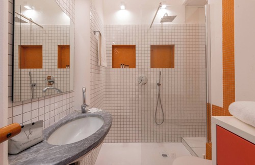 Tricolore Apartment | BnButler - Visconti di Modrone 18