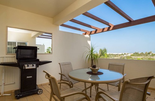 Estombar Apartment | Boa Nova 30/8 professionally cleaned 1-bedroom apartment close to Carvoeiro and Ferragudo