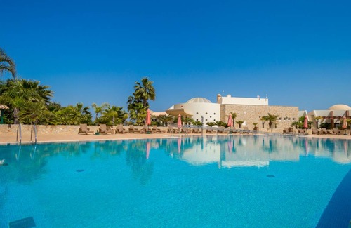 Estombar Apartment | Boa Nova 30/8 professionally cleaned 1-bedroom apartment close to Carvoeiro and Ferragudo