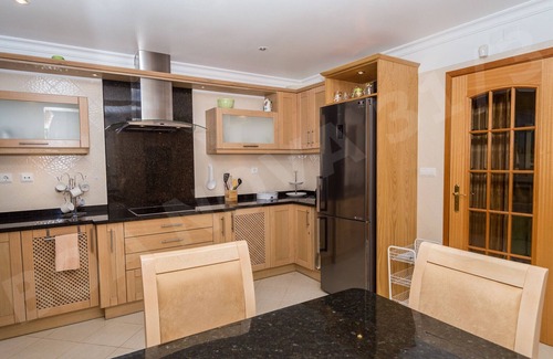 Estombar Ski Chalet | Boa Nova 31/3 | professionally cleaned | 2-bedroom townhouse | close to Carvoeiro and Ferragudo