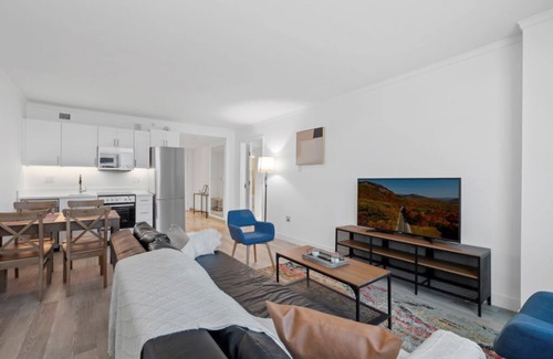 Atlantic City Apartment | Boardwalk Cozysuites Beachfront 2BR 3BA Condo