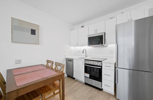 Atlantic City Apartment | Boardwalk Cozysuites Beachfront 2BR 3BA Condo
