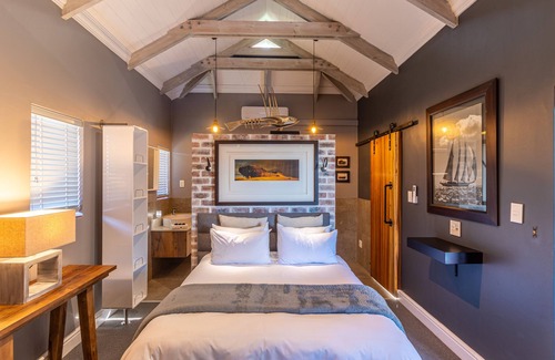 Wilderness House | Boardwalk Lodge - B&B