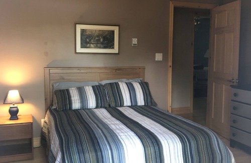 Georgian Bay Cottage | Boat Access Lakeside Retreat