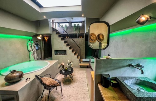 Eastern Docklands Bed & Breakfast | Boat And Boost: Luxury & Wellness