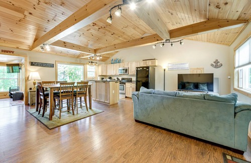 Dandridge House | Boat Dock: Family-Friendly Douglas Lake Home!