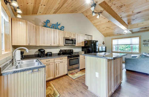 Dandridge House | Boat Dock: Family-Friendly Douglas Lake Home!