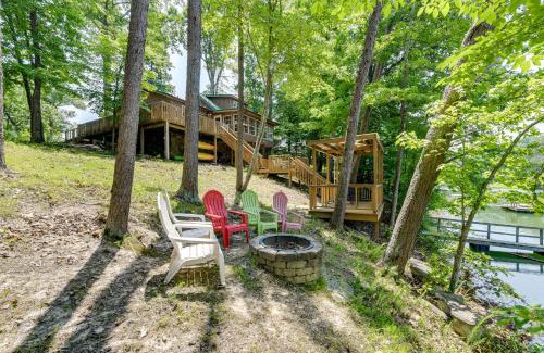Dandridge House | Boat Dock Family-Friendly Douglas Lake Home!
