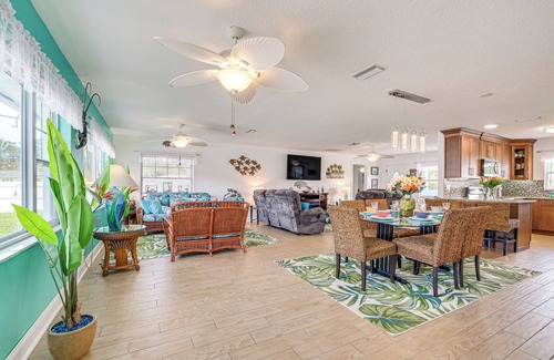 Homosassa House | Boat Dock & Kayaks: Canalfront Home in Homosassa