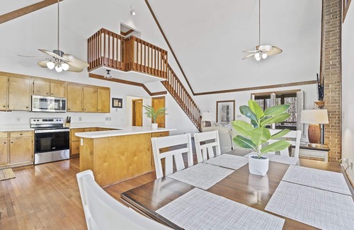 Ninety Six House | Boat Drinks: Awesome home in great neighborhood on Greenwood side