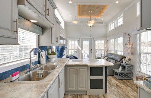 Sherrills Ford Cottage | Boat & Fish: Waterfront Gem in Sherrills Ford!