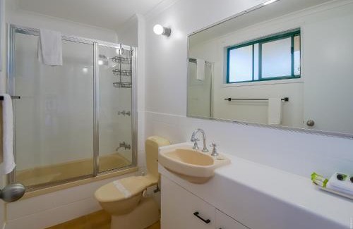 Urangan Resort | Boat Harbour Studio Apartments and Villas