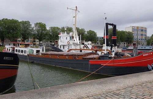 Kop van Zuid Apartment | Boat-hotel seven, 6pers Rotterdam J.B. Bakemakade near housenr 48