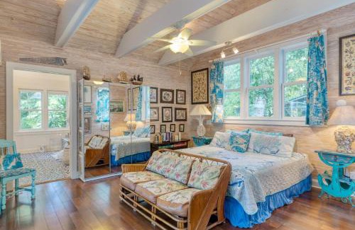 Key West Historic District House | Boat House by AvantStay Character Cottage Central Location w Shared Pool Month Long Stays