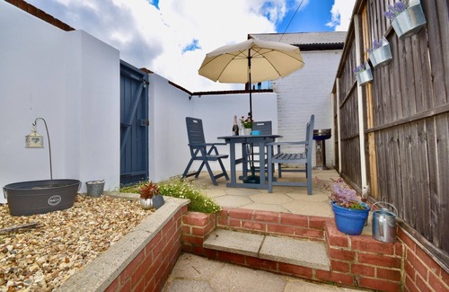 Cowes Apartment | Boat House Located in the Sailing Mecca of Cowes