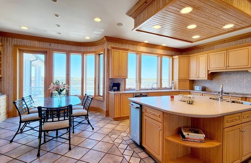 Pawleys Island House | Boat House- Oceanfront Hot Tub! Creekfront, Dock & Pool
