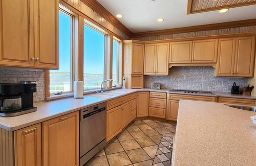 Pawleys Island House | Boat House- Oceanfront Hot Tub! Creekfront, Dock & Pool