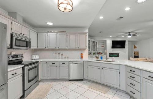 Fort Walton Beach House | Boat House - Steps to Boat Ramp, Grill & 1 Mile to Beach