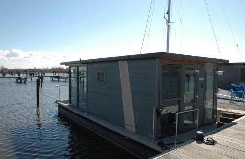 Volendam Boat Rental | Boat in Volendam near Marina Museum
